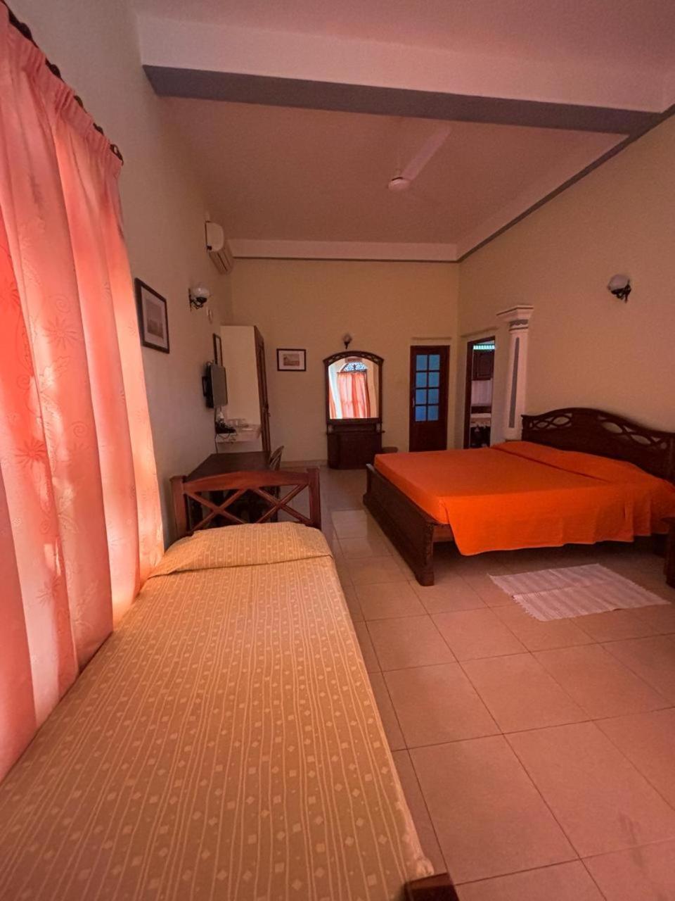 נגומבו Village Inn Resort חדר תמונה